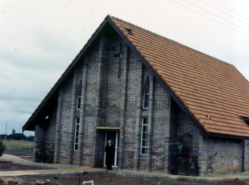 O templo erguido tijolo por tijolo